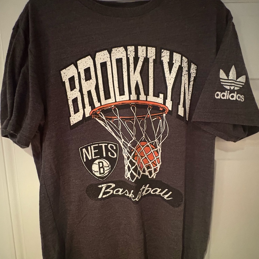 Adidas Brooklyn Nets NBA Tee – Women’s Small